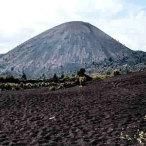 Uruapan- Nuevo San Juan to the crater of the Paricutín volcano hiking